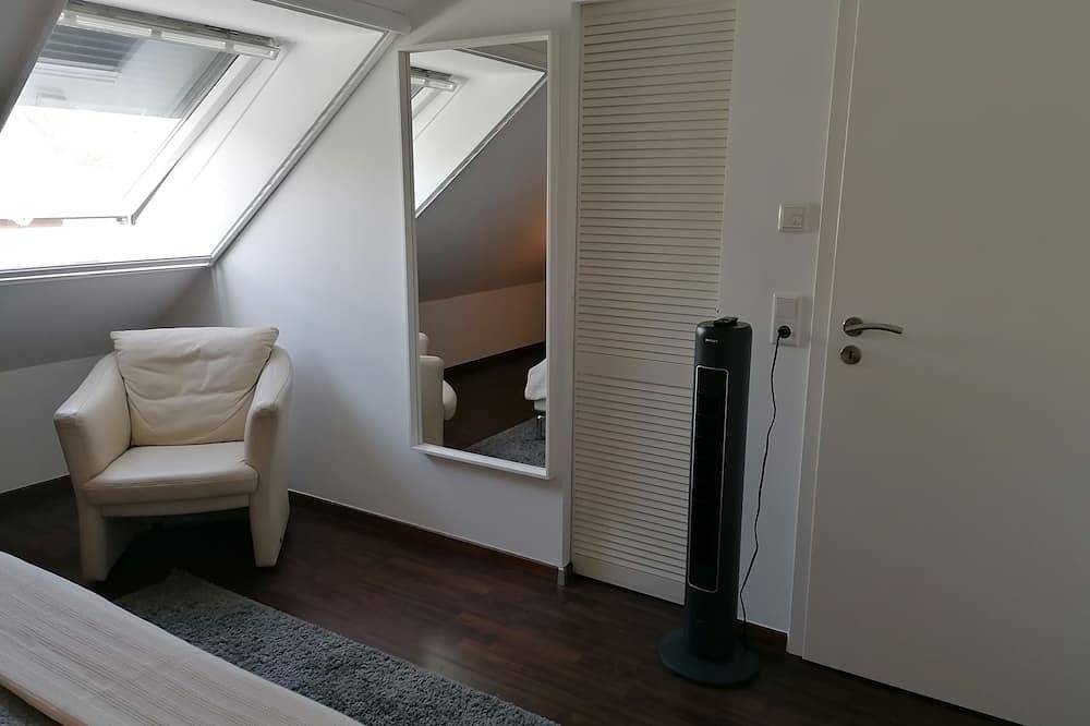 Ganze Wohnung, Schöne, helle Ferienwohnung in unmittelbarer Waldnähe in Bedburg-Hau, Niederrhein