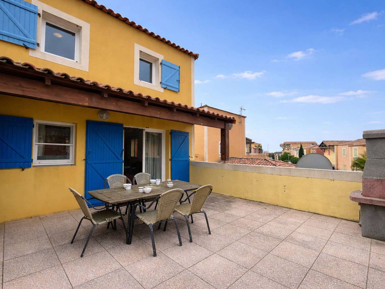 Cozy 3-Room Beach House, Terrace, 5 Beds, 300m from Narbonne Plage in Narbonne Plage, Narbonne