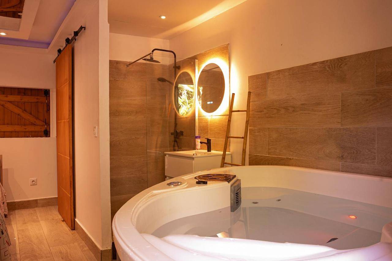 Love Room Ô Fruit de la passion in Le Gosier, Guadalupe