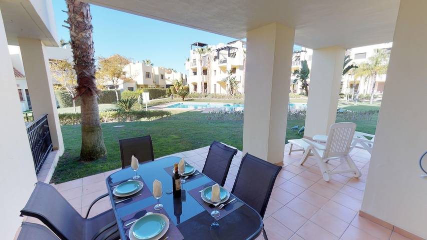 Ferieleilighet for 6 personer, med terrasse og badebasseng - 1