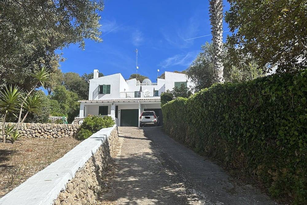 Entire apartment, 3 Bed Ground Floor Apartment - Sole use of Private Pool & Garden - Cala Galdana in Cala Galdana, Ferreries