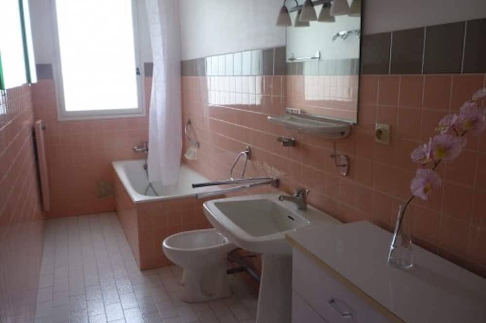 Entire apartment, T3 Dorre Churria, Panoramic Ocean View in Guéthary, Bayonne region