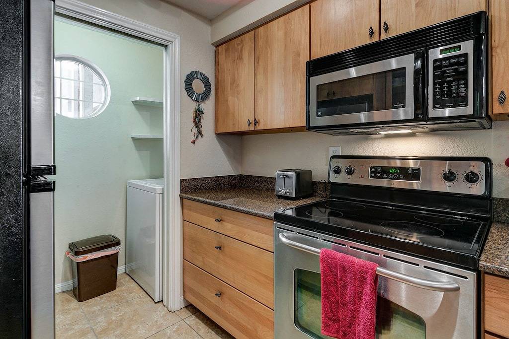 Ganze Wohnung, Villa Vista Azul auf der Insel; ein einzigartiges und erholsames Seeerlebnis. in Lago Vista, Lake Travis