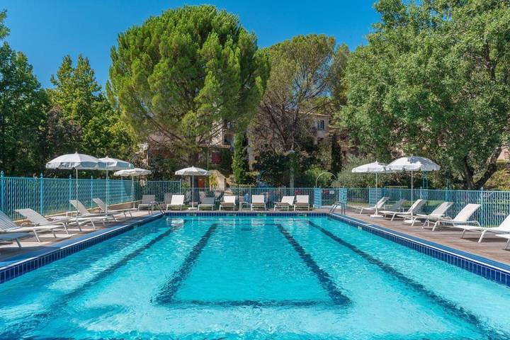 Hôtel pour 2 personnes, avec piscine et jardin, animaux acceptés