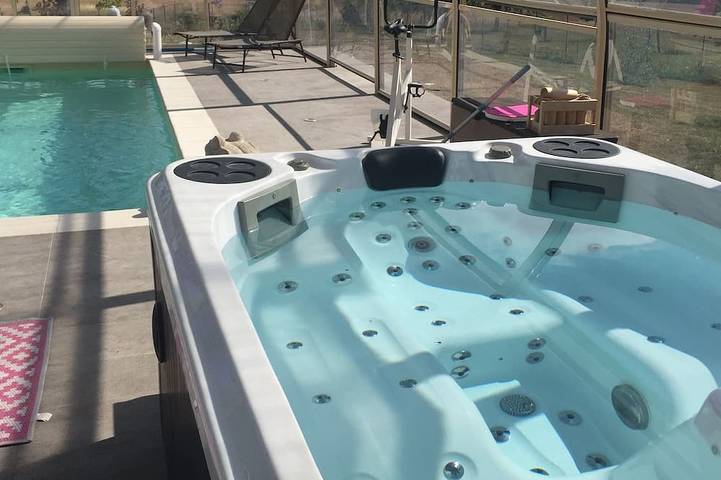 Villa pour 15 personnes, avec jacuzzi ainsi que sauna et jardin en Champagne-Ardenne