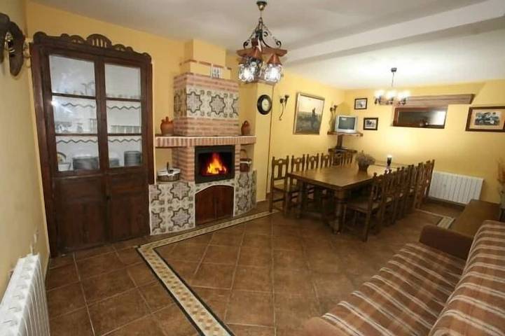Gîte pour 16 personnes, avec Balcon et Jardin à Tordesillas