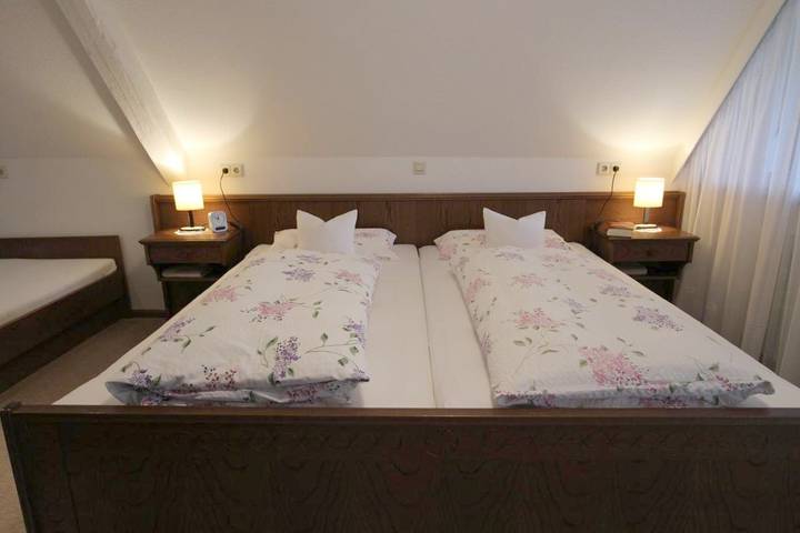 Ferienwohnung für 2 Personen, mit Balkon und Terrasse sowie Garten und Ausblick in Gutach (Schwarzwaldbahn) - 4