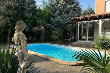 Cottage pour 8 personnes, avec balcon et jardin à Montazels