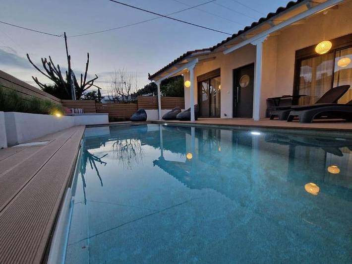 Villa für 6 Personen, mit Pool und Whirlpool sowie Garten - 1