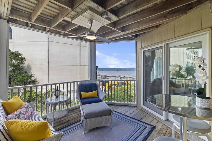 Vacation rental for 4 people, with balcony and pool in Wild Dunes