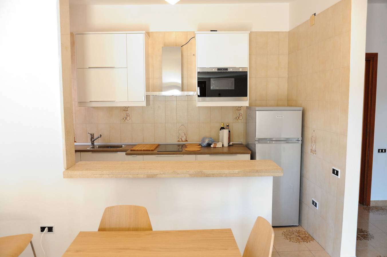 Entire apartment, Apartment 'Ce Tour - Casa Cetara Centro 1' with Private Terrace, Wi-Fi and Air Conditioning in Cetara, Amalfi Coast