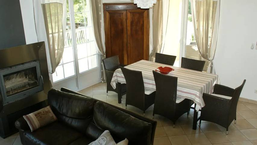 Location de vacances pour 7 personnes, avec jardin et piscine à Reillanne - 4