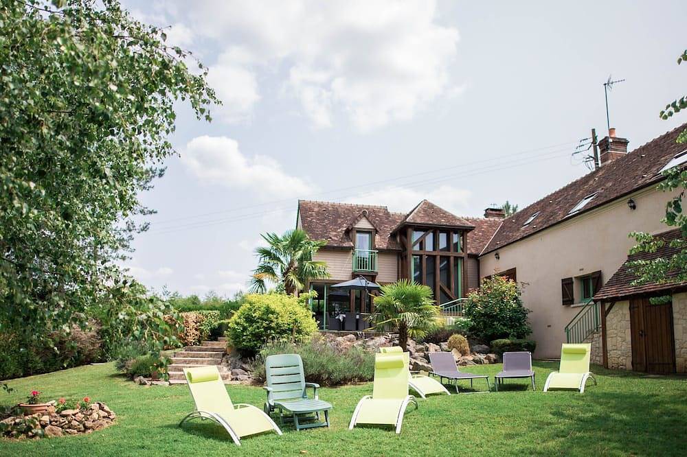 Gîte de charme avec Spa et cheminée, près du Mans, 7 chambres, Wifi, en bord de forêt de Vibraye in Dollon, Sarthe