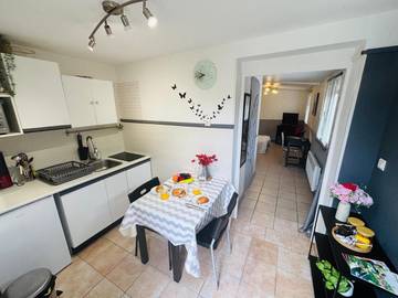 Gîte pour 3 personnes, avec terrasse à Le Breuil