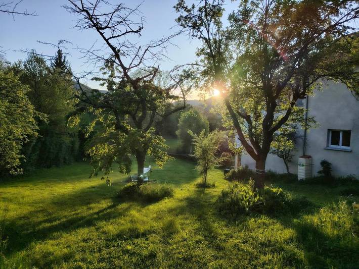 Appartement de vacances pour 2 personnes, avec terrasse ainsi que vue et jardin