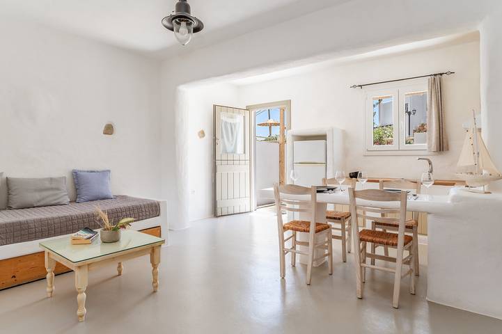 Ferienwohnung in einem Hotel 'Irida Earthly 2bedroom Apartment' mit Meerblick, Wlan und Klimaanlage in Kastraki (Naxos), Naxos