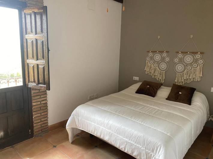 Casa rural para 14 personas, con terraza y piscina además de vistas y sauna, Se admiten mascotas en Cabra - 4