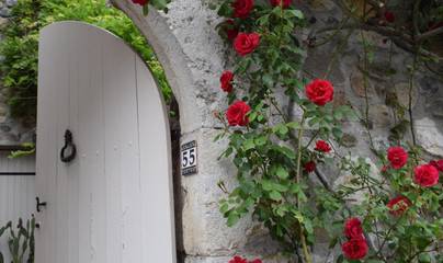 Gîte pour 2 personnes, avec terrasse et vue à Lanas