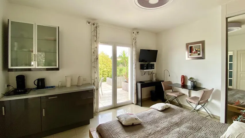 Alojamiento y desayuno para 2 personas, con piscina además de vistas y jardín, Se admiten mascotas - 1