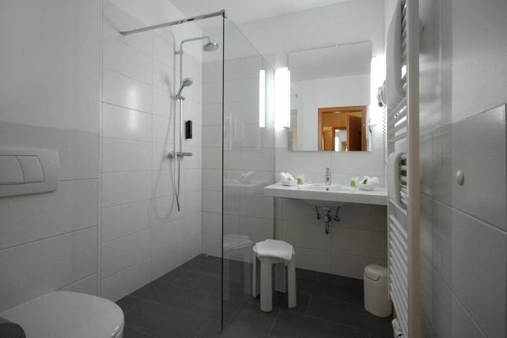 Hotel für 2 Personen, mit Terrasse und Garten sowie Sauna und Ausblick in Bad Homburg - 4
