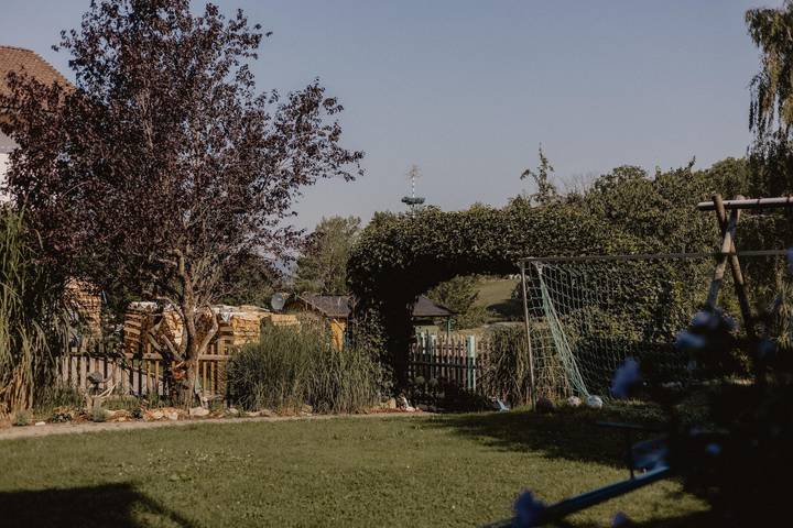 Ferienwohnung für 6 Personen, mit Balkon und Balkon/Terrasse sowie Terrasse und Garten in Tiefenbach (Niederbayern)