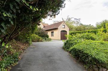 Gîte pour 5 personnes, avec bassin pour enfant et jardin ainsi que vue et piscine, animaux acceptés à Ottignies-Louvain-la-Neuve