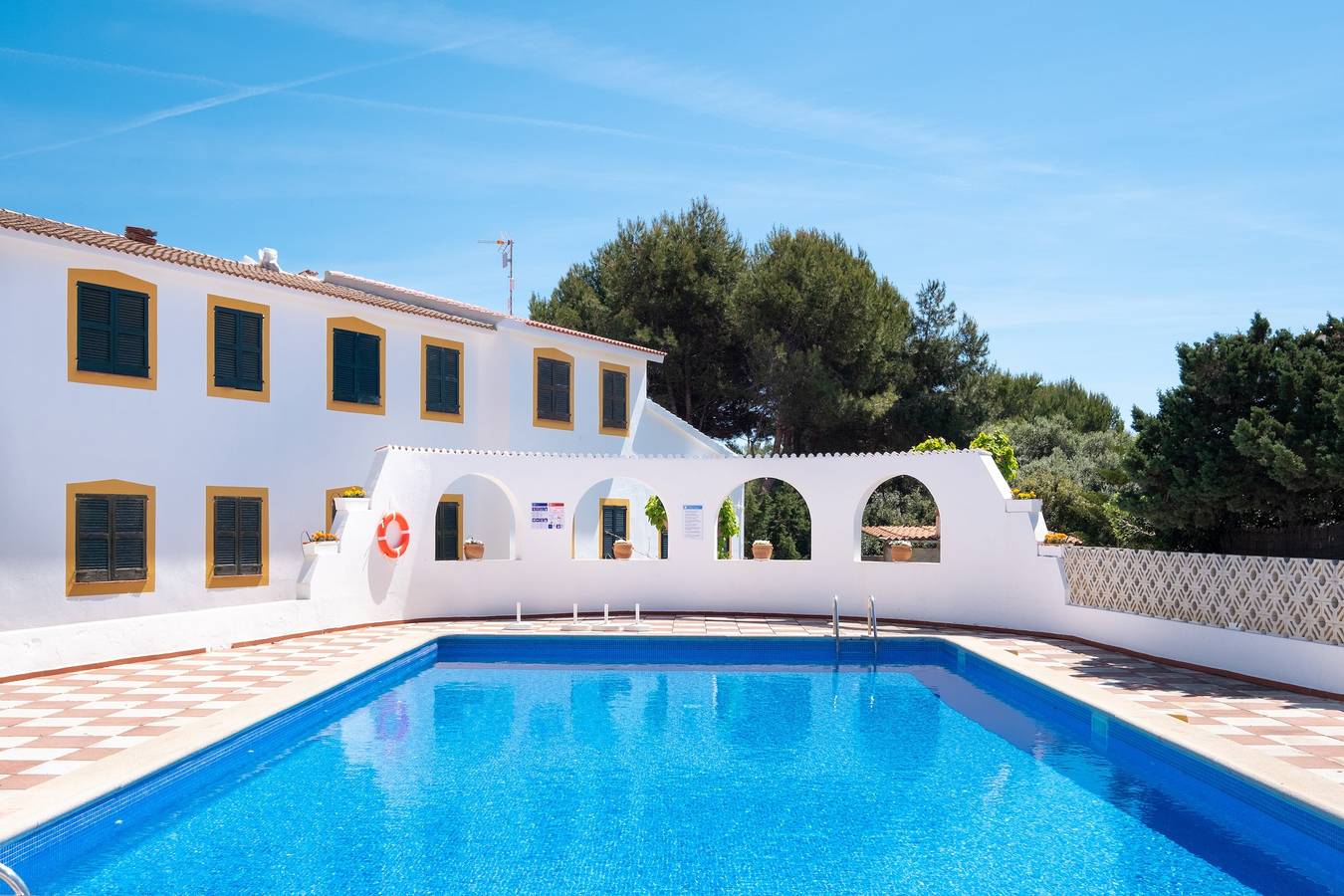 Apartamento inteiro, Apartamento A12 de sonho com piscina, terraço e Wi-Fi in Cala en Bosc, Ciutadella de Menorca