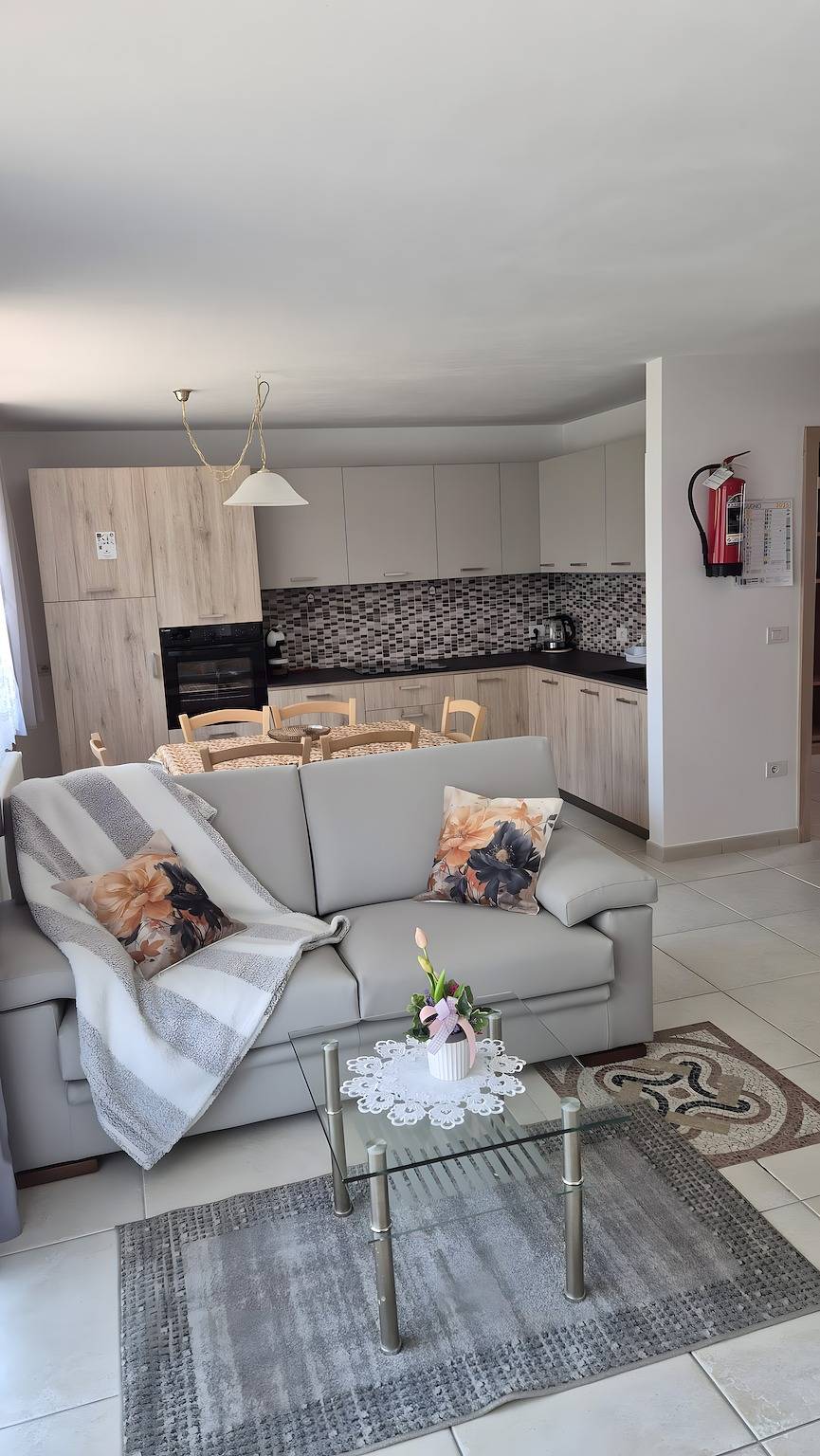 Entire apartment, Apartment 'Night and Day 3' with Mountain View, Private Garden and Wi-Fi in Predazzo, Dolomiti Superski