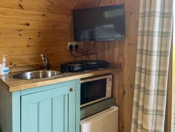 Holiday Rental for 4 People in Barrow-in-Furness, Cumbria, Photo 4