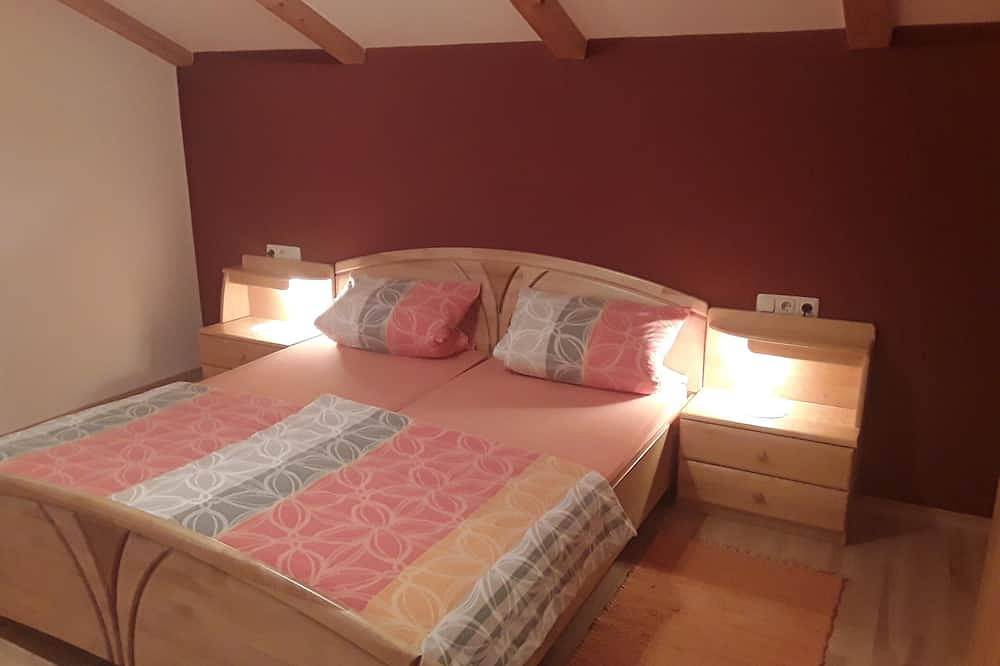 Ganze Wohnung, Ferienwohnung 90qm mit Balkon in Lindberg, Šumava Mountains