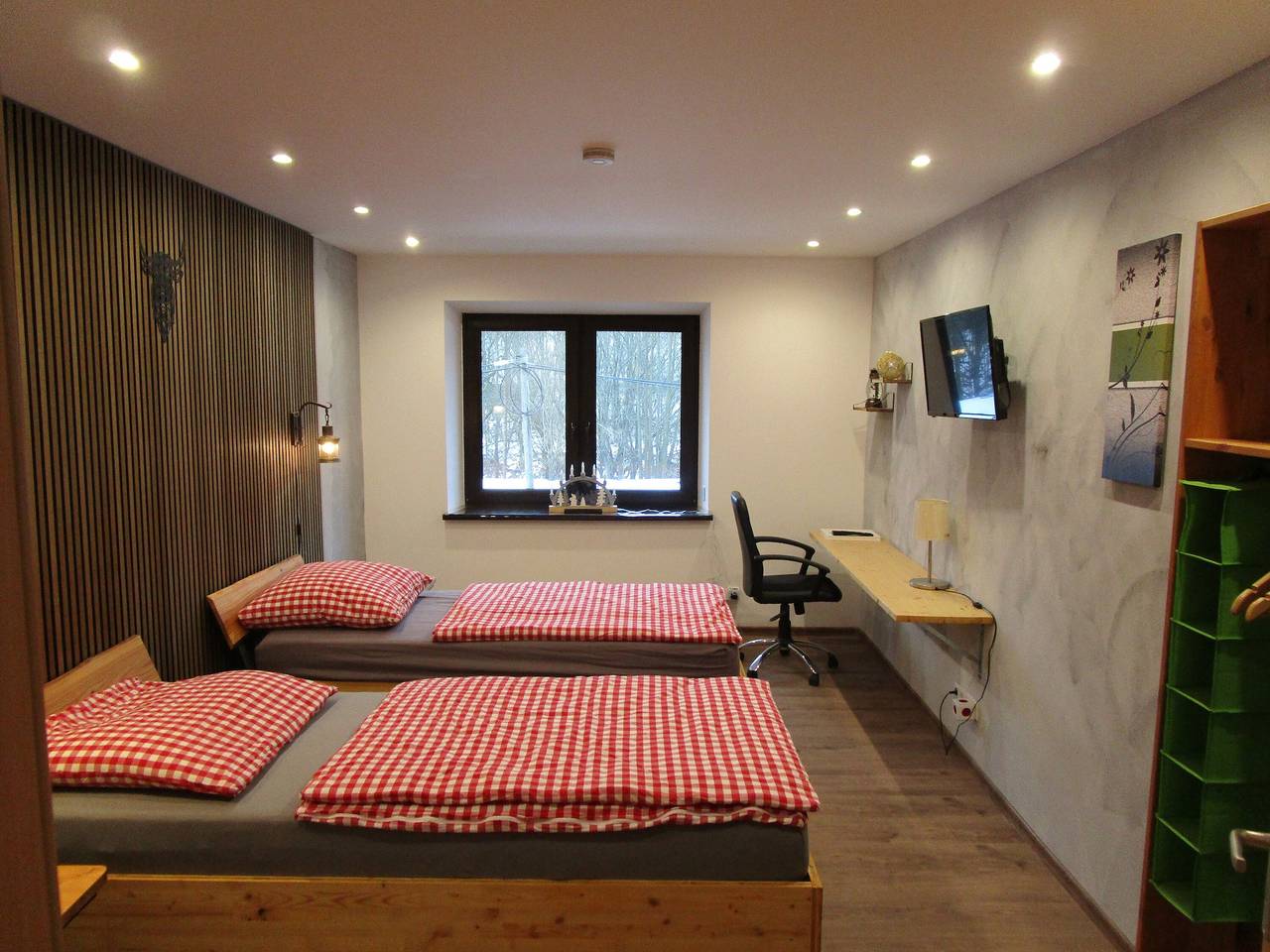 Ganze Wohnung, Apartment „Unit 2“ mit Bergblick, privatem Garten und Wlan in Bärenstein, Erzgebirge