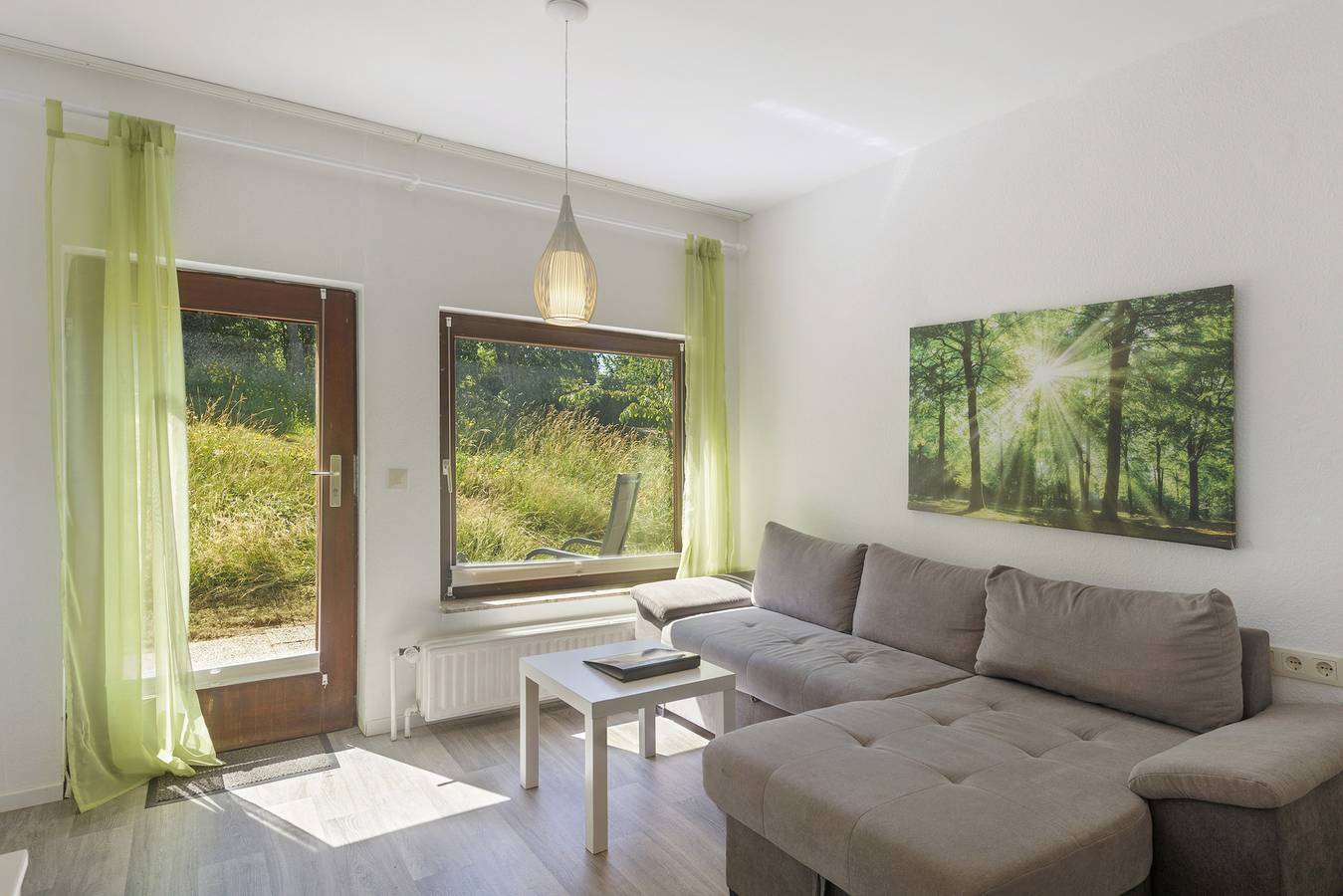 Bungalow 'Die Grüne Wiese' with Shared Terrace, Shared Garden and Wi-Fi in Niedenstein, Schwalm-Eder-Kreis