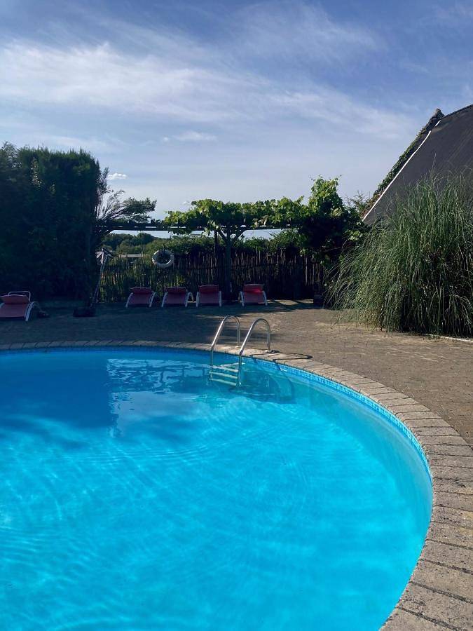 Location de vacances pour 6 personnes, avec terrasse et vue ainsi que piscine et jardin, animaux acceptés à Quistinic - 2
