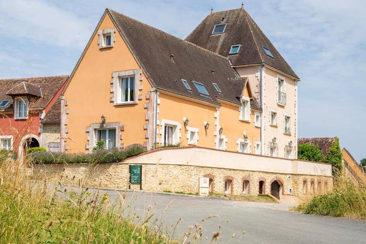 Location de vacances pour 2 personnes, avec terrasse et vue ainsi que jardin et piscine à Saint-Martin-du-Vieux-Bellême - 3
