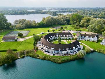 Ferienhaus für 4 Personen, mit Ausblick und Seeblick sowie Balkon, kinderfreundlich in The Cotswolds