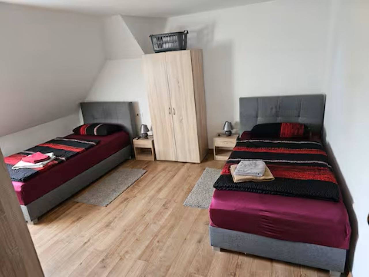 Ganze Ferienwohnung, Schöne Vollausgestattete Monteurs- Gästewohnung in der Gartenstadt Leuna und nähe Geiseltalsee / 2209 in Leuna, Saale-Unstrut