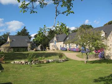 Gîte pour 4 personnes, avec jardin et terrasse à Treffléan