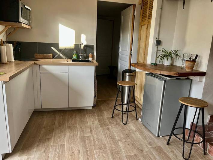 Gîte pour 2 personnes, avec jardin ainsi que vue et piscine à Vaugneray - 4