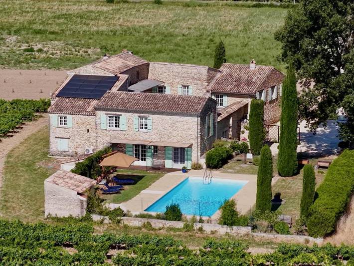Chambre d’hôte pour 2 personnes, avec piscine ainsi que vue et jardin