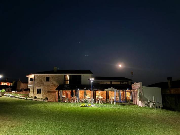 Casa rural para 2 personas, con Terraza y Jacuzzi además de Jardín y Vistas en O Deza