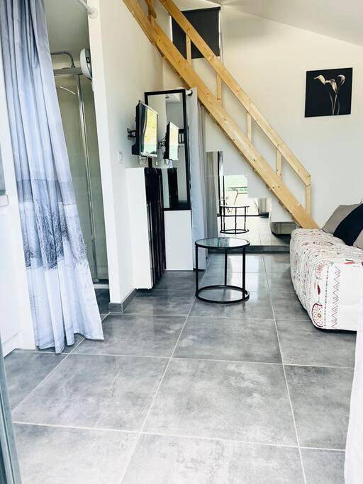 Gîte pour 2 personnes, avec terrasse à Marignane - 3