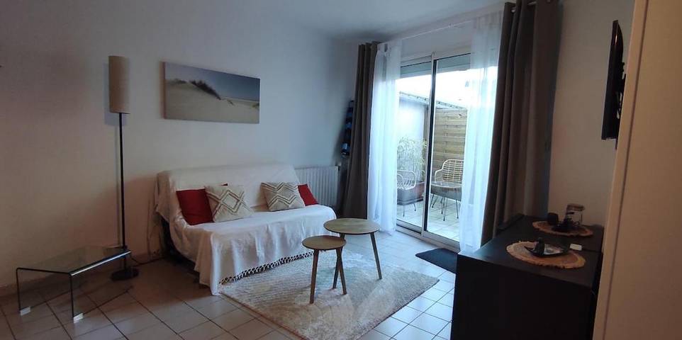 Location de vacances pour 4 personnes, avec terrasse à La Rivière-Saint-Sauveur - 2