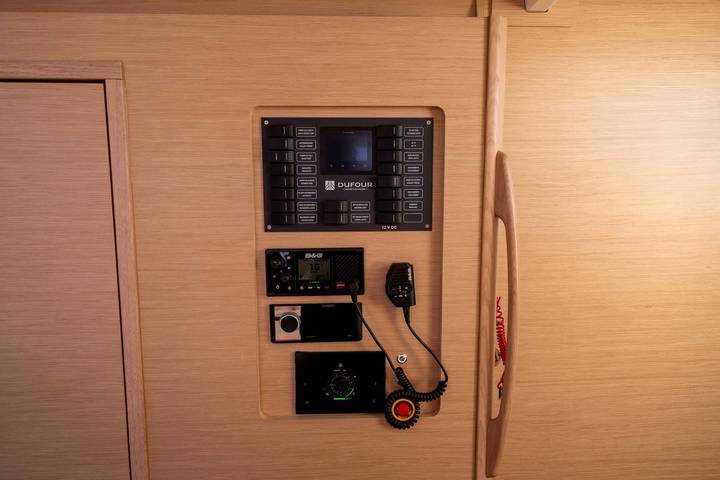 Bateau pour 10 personnes dans Port Pin Rolland - 3