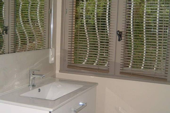 Gîte pour 2 personnes, avec terrasse ainsi que piscine et jardin à Trans-en-Provence - 2