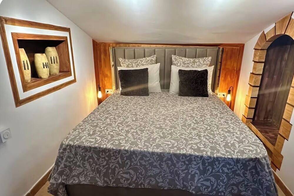 Apartamento entero, One Thousand and One Nights in Fourques, Costa mediterránea (Francia)