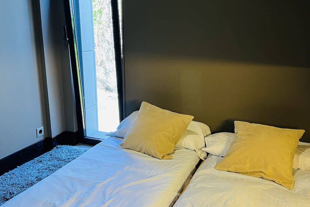 Chalet de Diseño Para Sentirte Acariciado por el Mar, Mera, Galicia in Oleiros (Espanha), Galician Coast