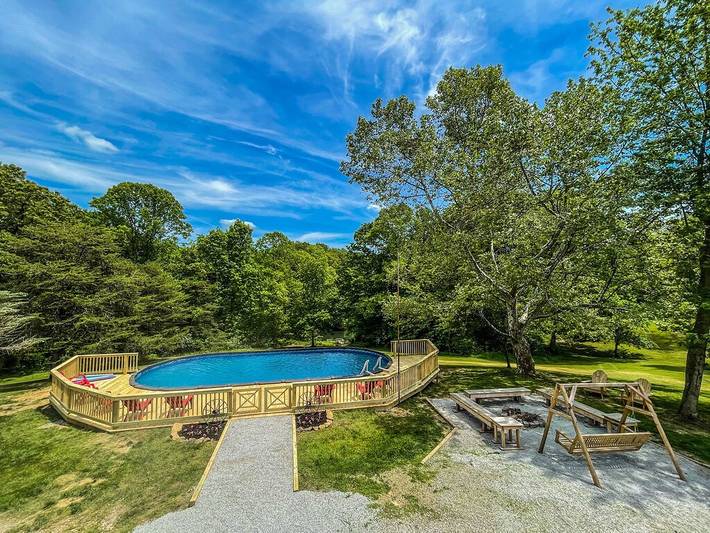 Lodge for 16 people, with yard and hot tub in Ohio