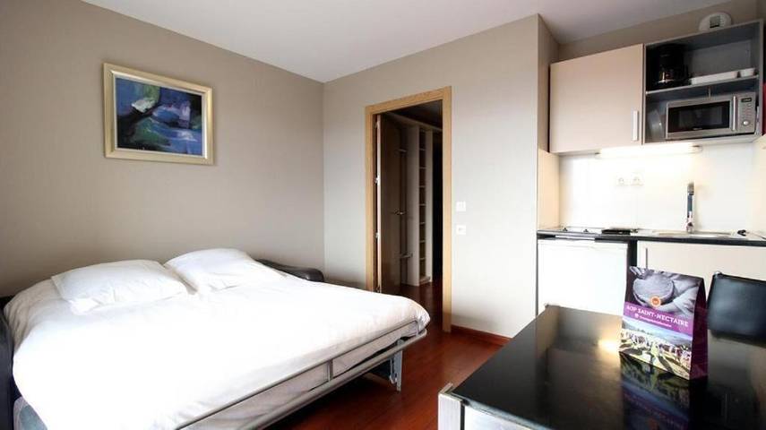 Location de vacances pour 4 personnes, avec terrasse à Picherande - 2