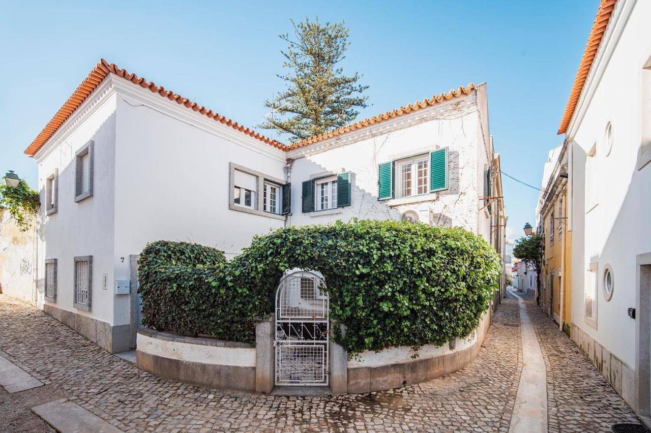 3 Bedroom Town House - Historic Centre of Cascais. 100 mts from the beach and centre of Cascais in Cascais e Estoril, Costa de Lisboa