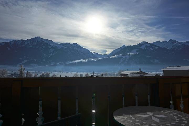 Ferienwohnung für 8 Personen, mit Balkon und Pool sowie Garten in Piesendorf